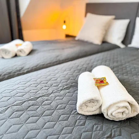 Immostay #8 - Haus Fuer 13 Personen Mit 7 Zimmer - Grosser Garten & Grill, Free Parking, Wlan Bremen Exterior photo