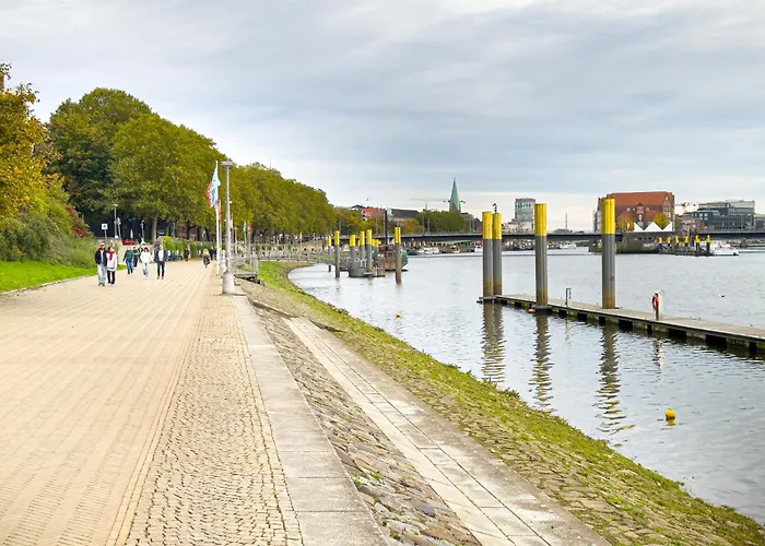 Immostay #8 - Haus Fuer 13 Personen Mit 7 Zimmer - Grosser Garten & Grill, Free Parking, Wlan