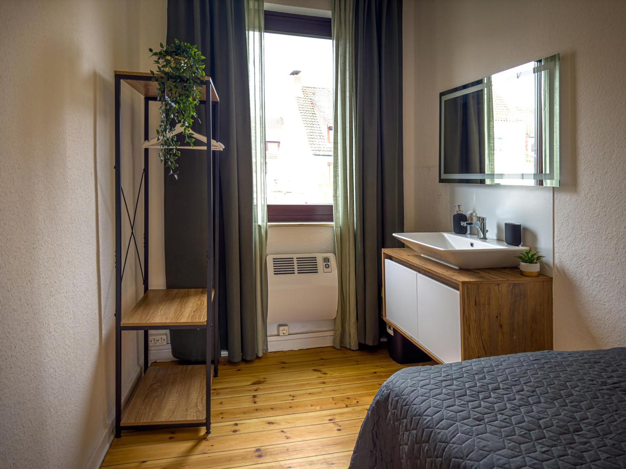 Immostay #8 - Haus Fuer 13 Personen Mit 7 - Grosser Garten & Grill, Free Parking, Wlan Apartment *