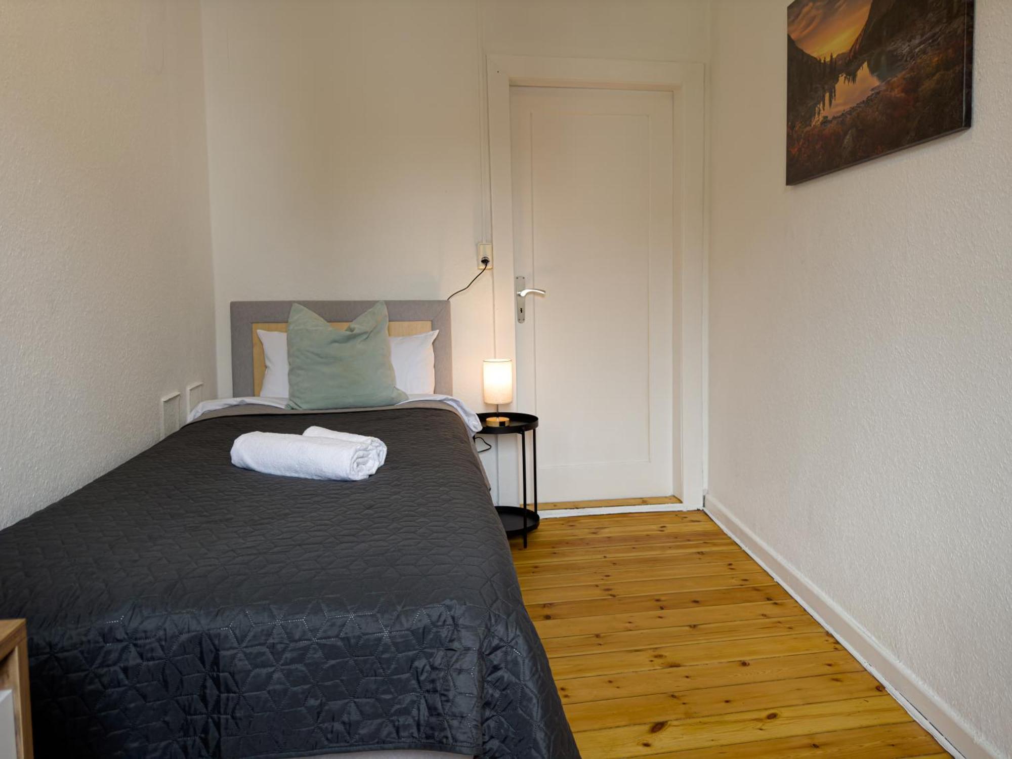 Immostay #8 - Haus Fuer 13 Personen Mit 7 - Grosser Garten & Grill, Free Parking, Wlan *