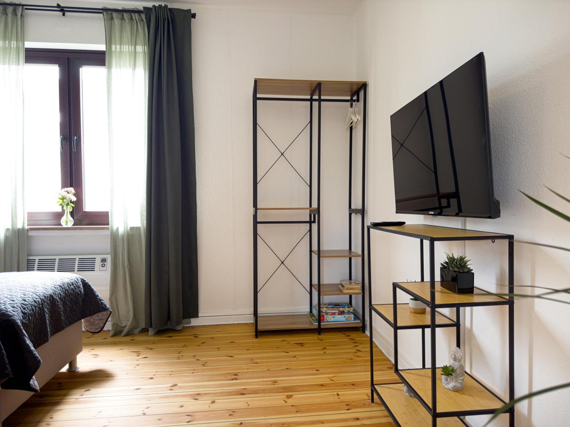 Immostay #8 - Haus Fuer 13 Personen Mit 7 - Grosser Garten & Grill, Free Parking, Wlan Apartment