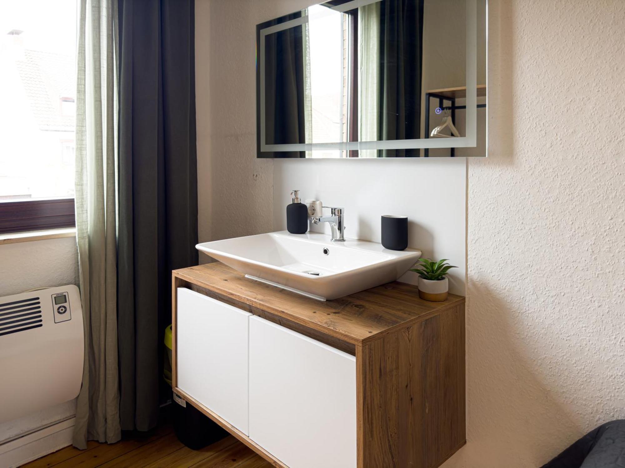 Immostay #8 - Haus Fuer 13 Personen Mit 7 - Grosser Garten & Grill, Free Parking, Wlan Apartment *