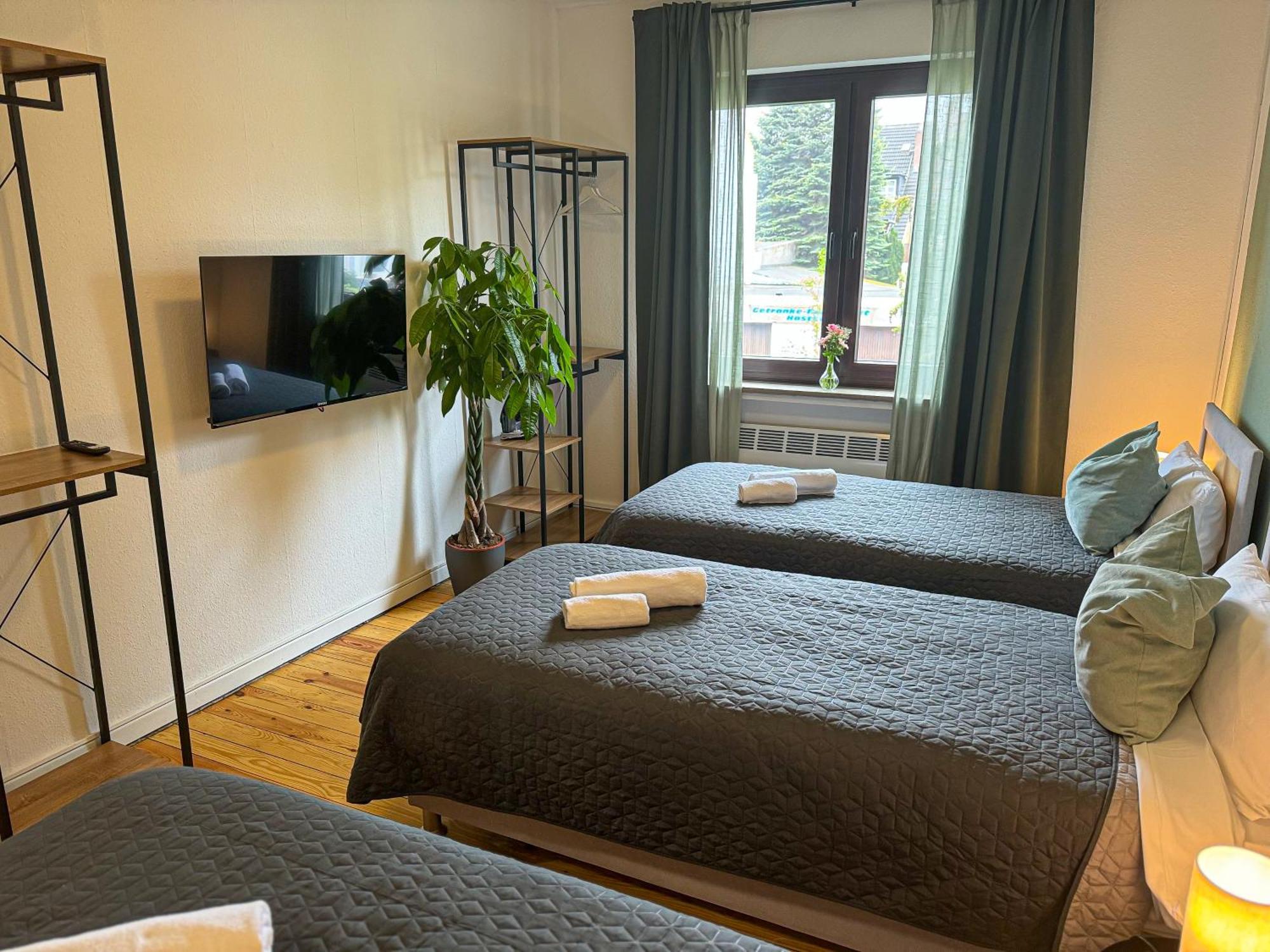 Immostay #8 - Haus Fuer 13 Personen Mit 7 - Grosser Garten & Grill, Free Parking, Wlan BRE