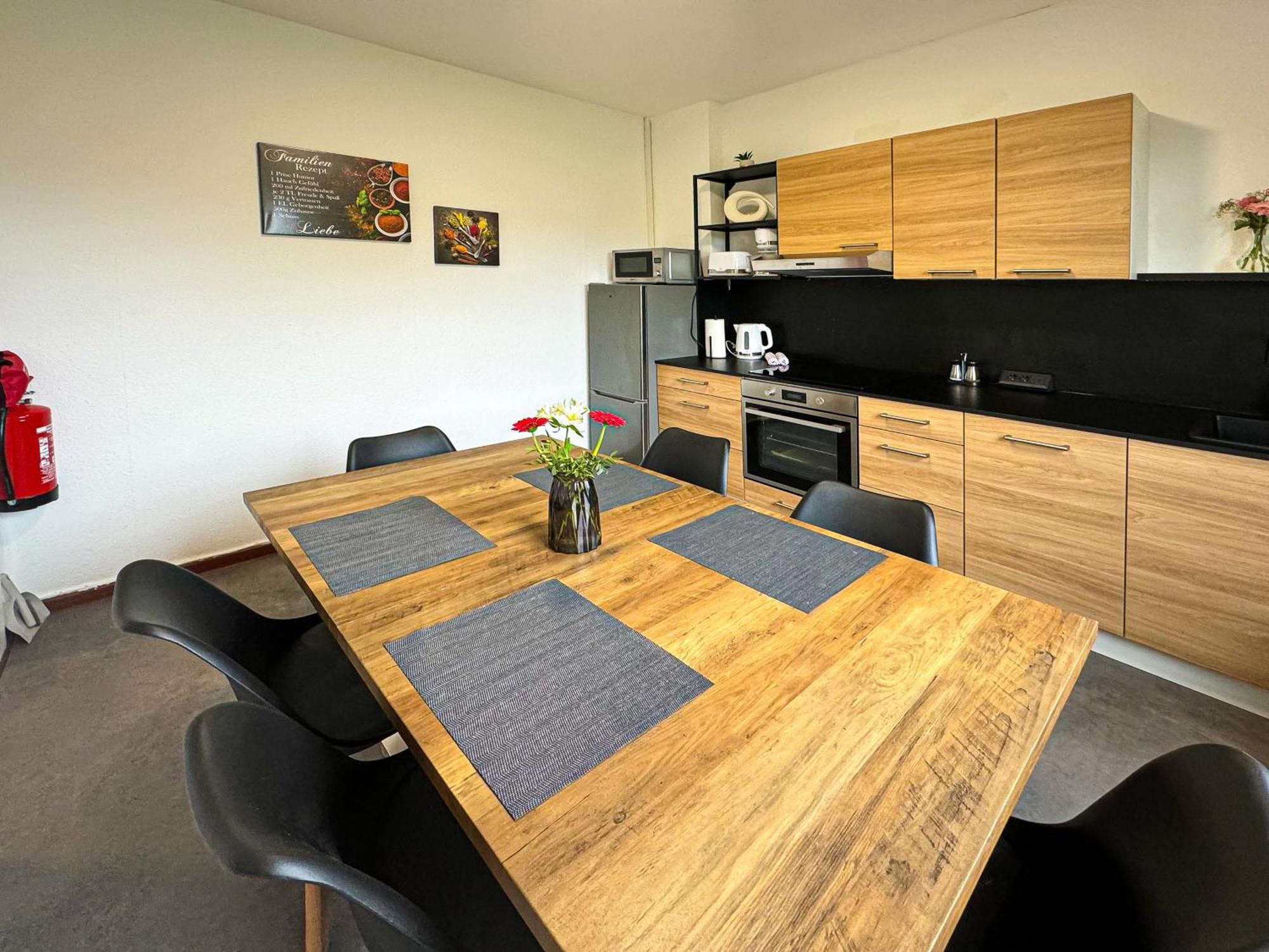 Apartment Immostay #8 - Haus Fuer 13 Personen Mit 7 - Grosser Garten & Grill, Free Parking, Wlan *