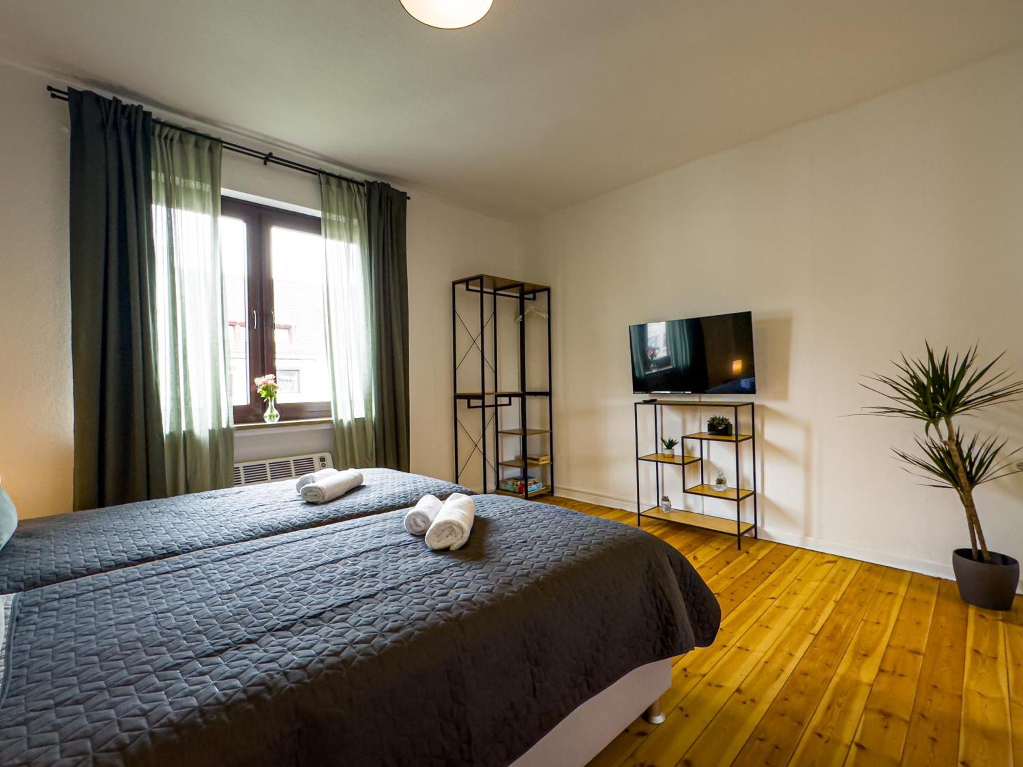 Immostay #8 - Haus Fuer 13 Personen Mit 7 - Grosser Garten & Grill, Free Parking, Wlan Apartment Bremen