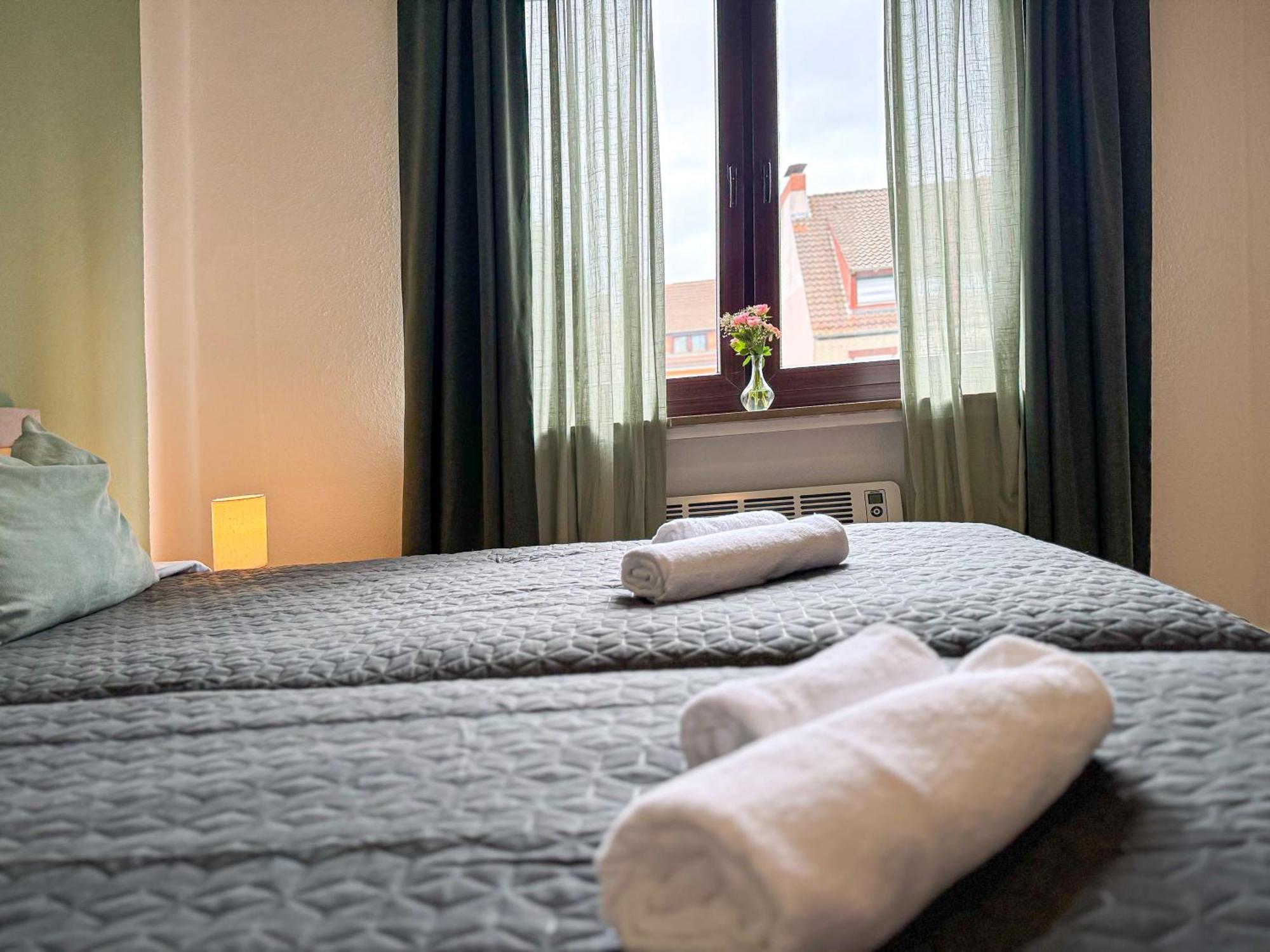 Immostay #8 - Haus Fuer 13 Personen Mit 7 - Grosser Garten & Grill, Free Parking, Wlan * Bremen