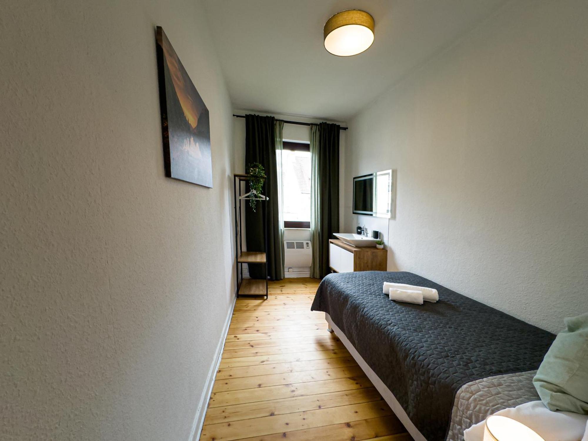 Immostay #8 - Haus Fuer 13 Personen Mit 7 - Grosser Garten & Grill, Free Parking, Wlan Appartamento *