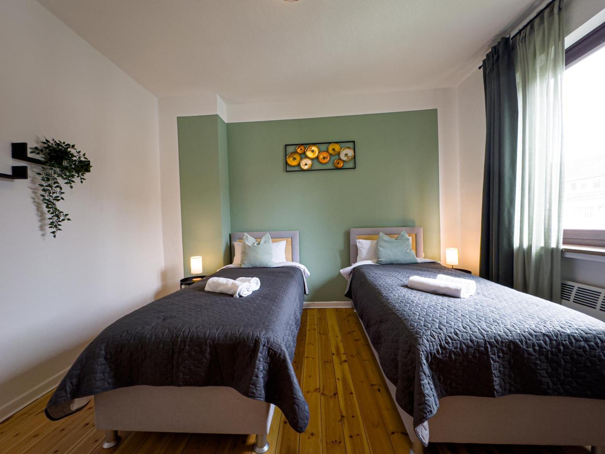 Immostay #8 - Haus Fuer 13 Personen Mit 7 - Grosser Garten & Grill, Free Parking, Wlan *