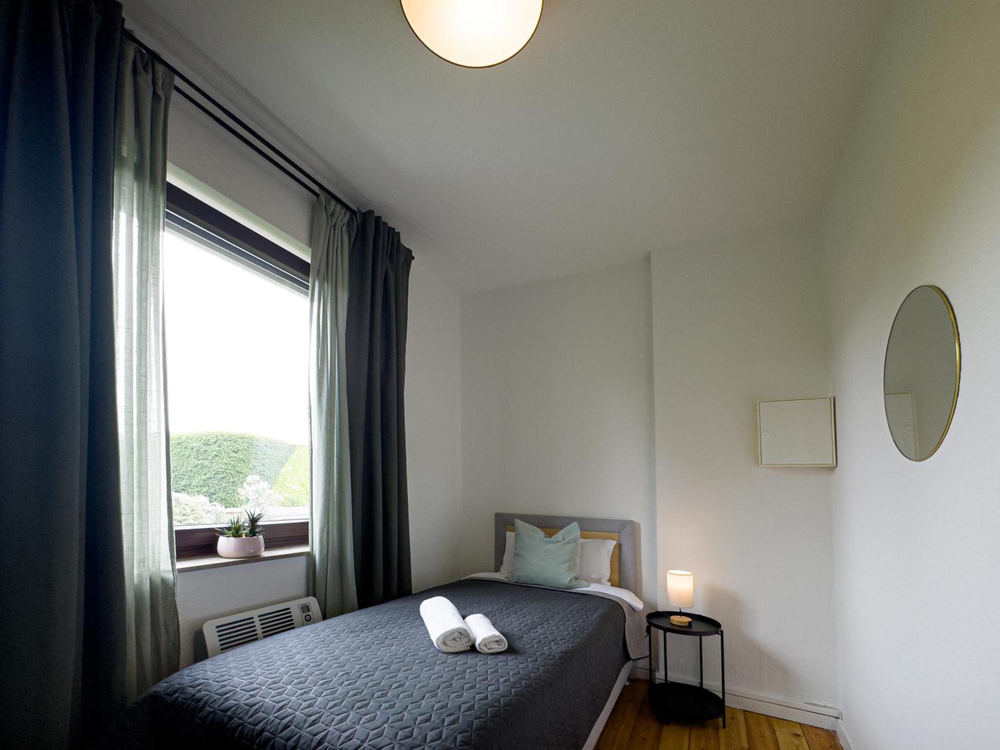 Immostay #8 - Haus Fuer 13 Personen Mit 7 - Grosser Garten & Grill, Free Parking, Wlan Apartment *