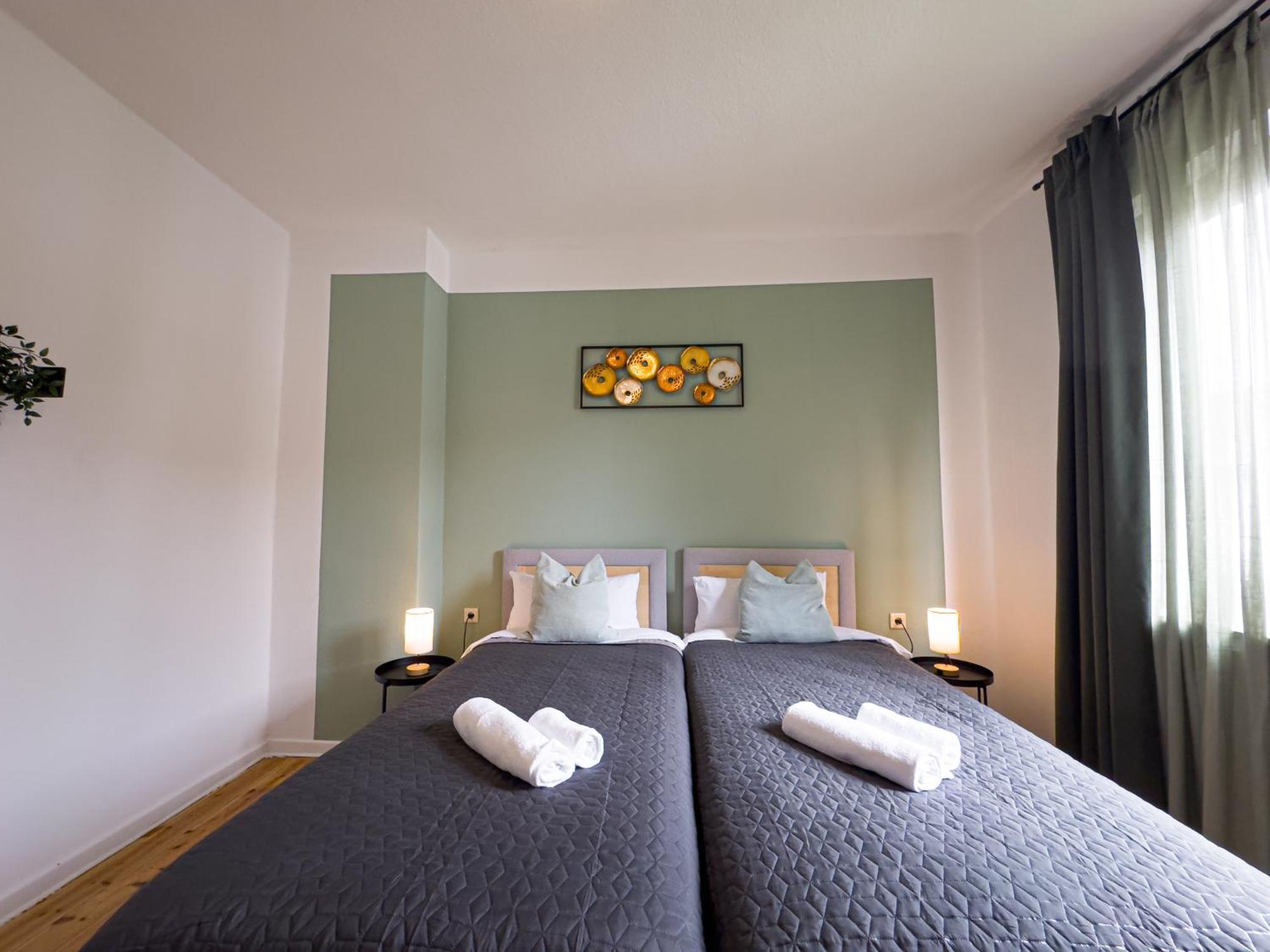 Immostay #8 - Haus Fuer 13 Personen Mit 7 - Grosser Garten & Grill, Free Parking, Wlan