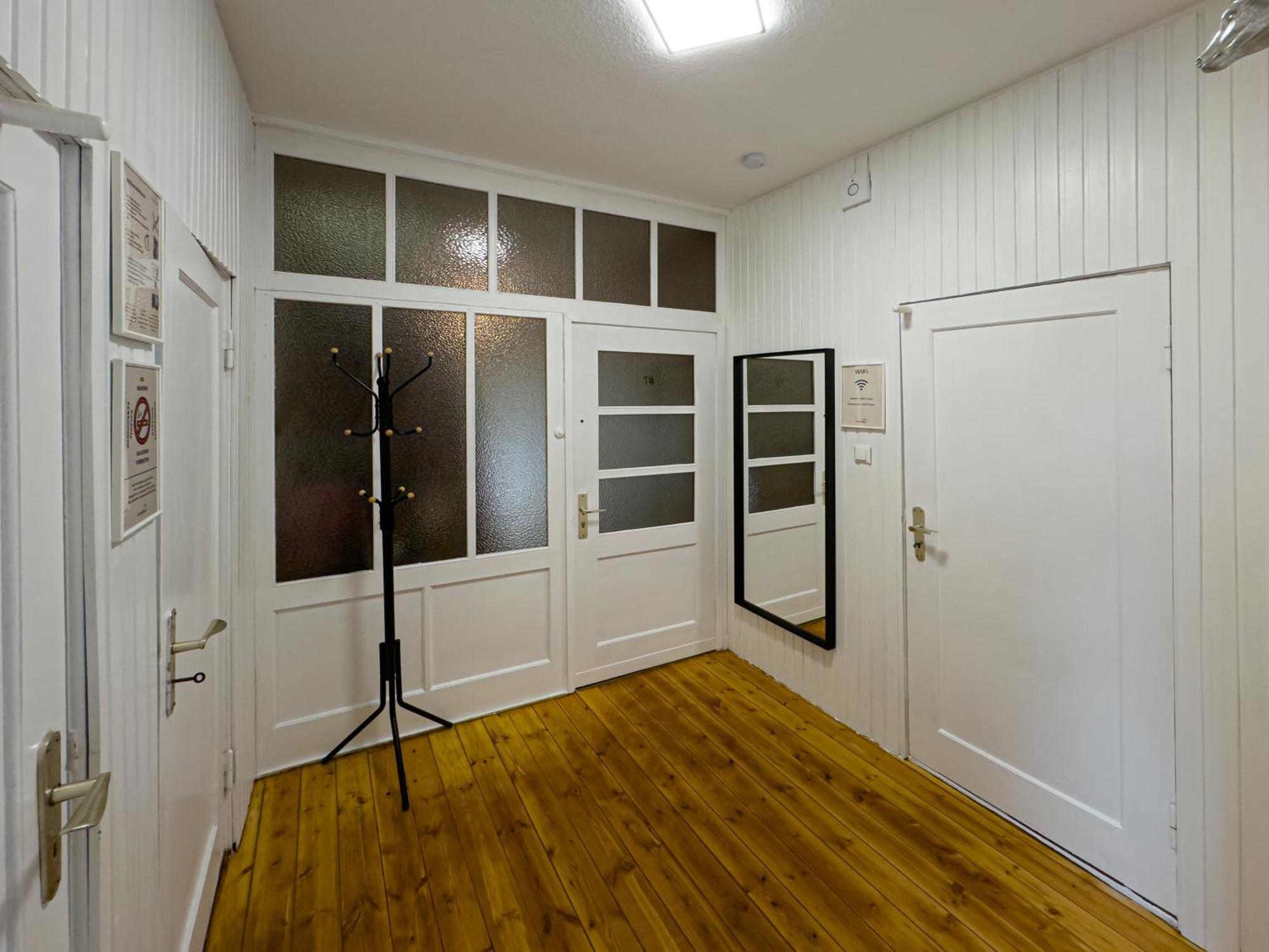 Immostay #8 - Haus Fuer 13 Personen Mit 7 - Grosser Garten & Grill, Free Parking, Wlan Apartment *