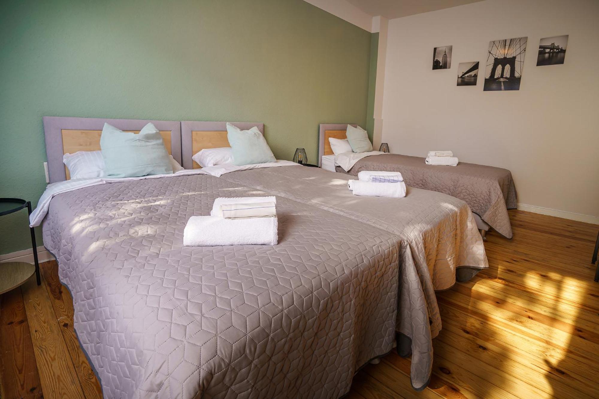 Immostay #8 - Haus Fuer 13 Personen Mit 7 - Grosser Garten & Grill, Free Parking, Wlan Apartment