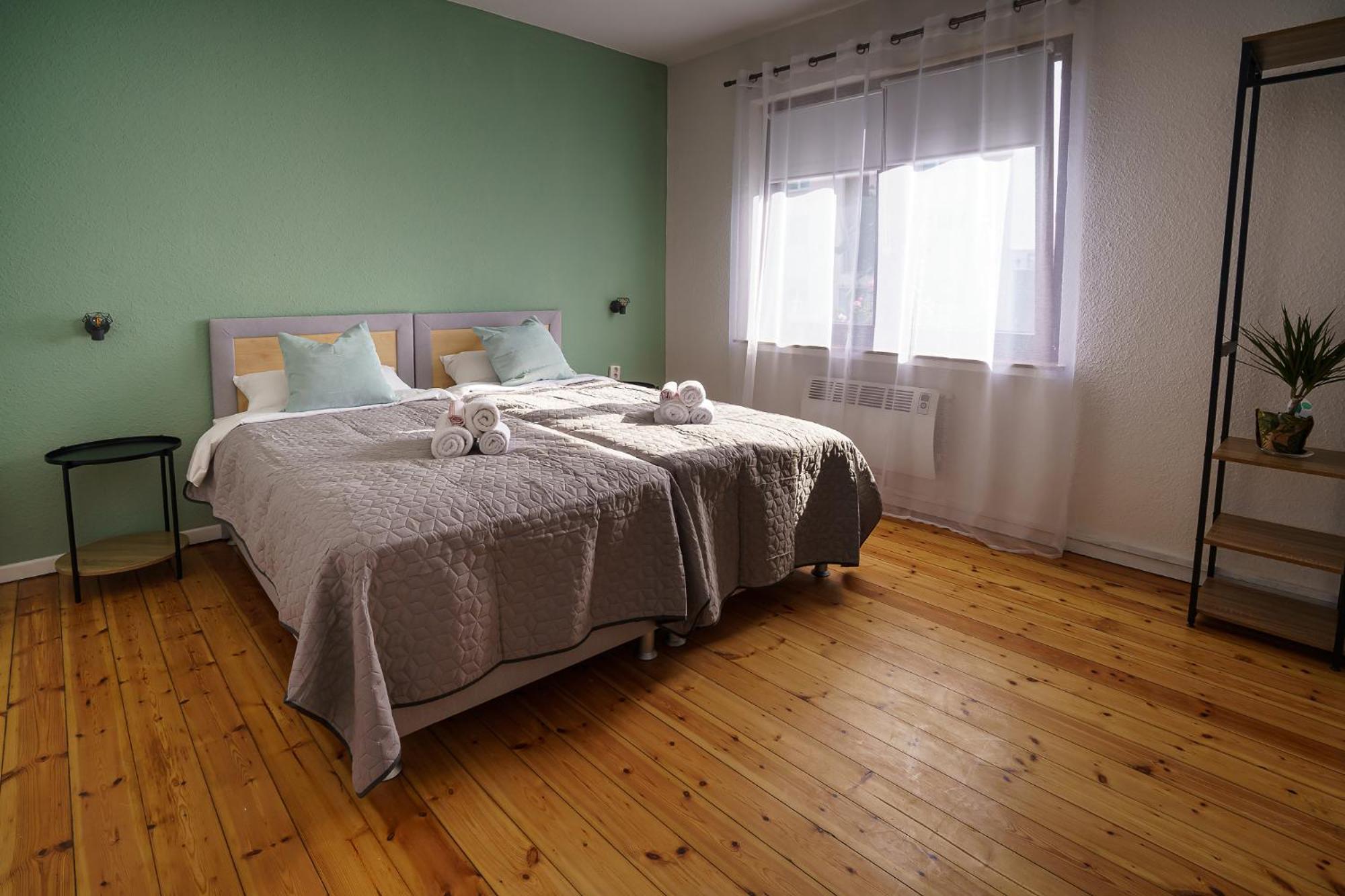 Apartment Immostay #8 - Haus Fuer 13 Personen Mit 7 - Grosser Garten & Grill, Free Parking, Wlan