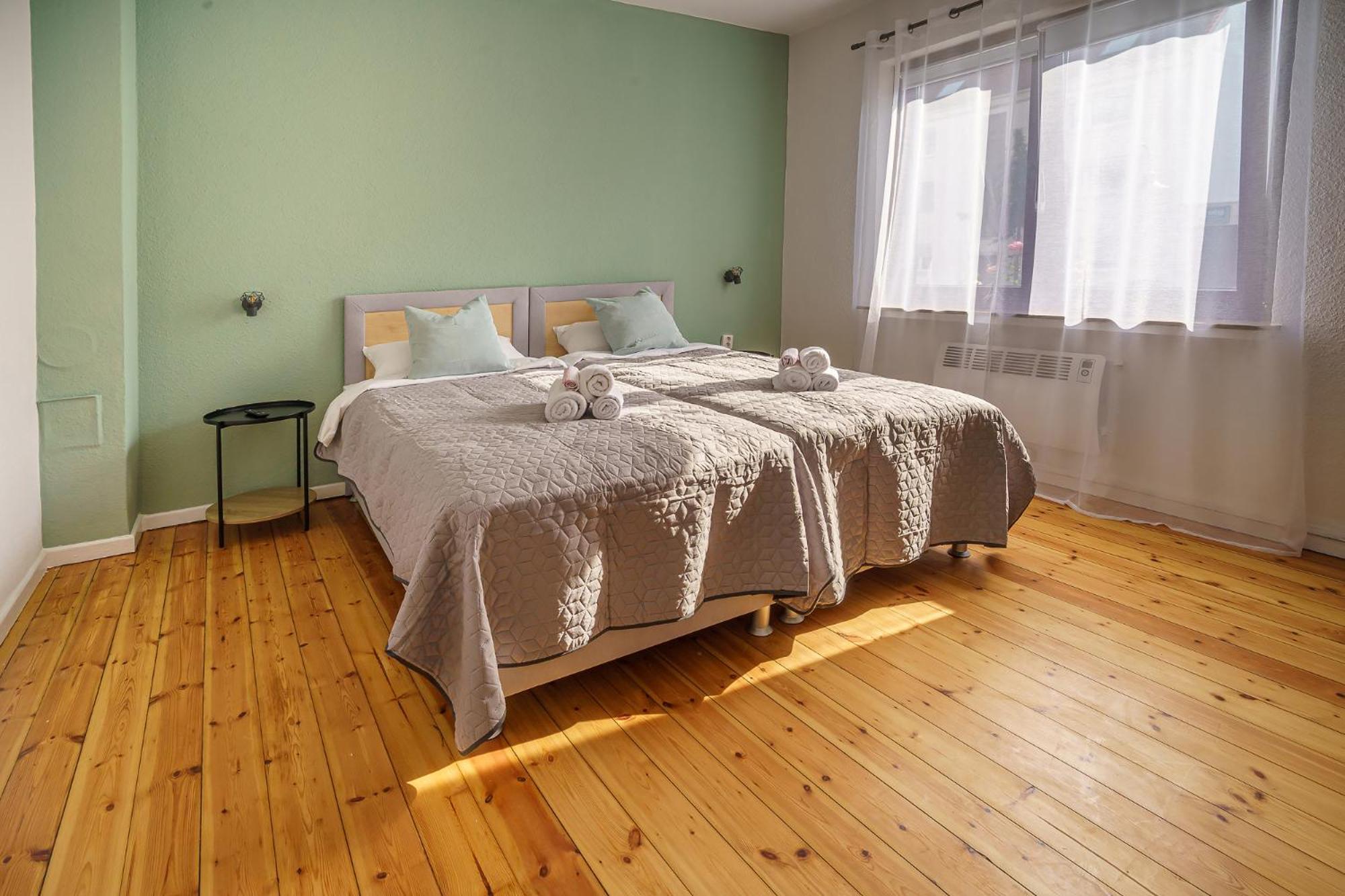 Immostay #8 - Haus Fuer 13 Personen Mit 7 - Grosser Garten & Grill, Free Parking, Wlan Appartamento *
