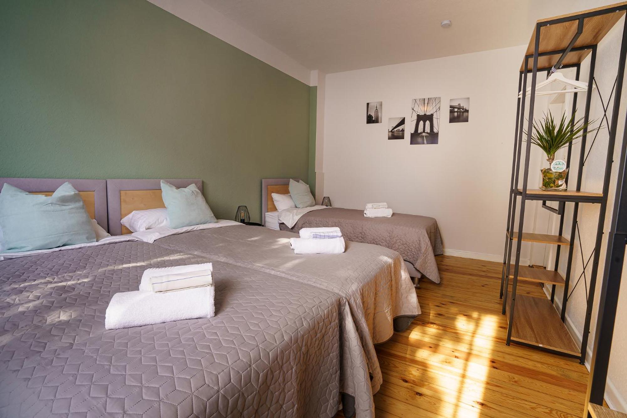 Apartment Immostay #8 - Haus Fuer 13 Personen Mit 7 - Grosser Garten & Grill, Free Parking, Wlan *