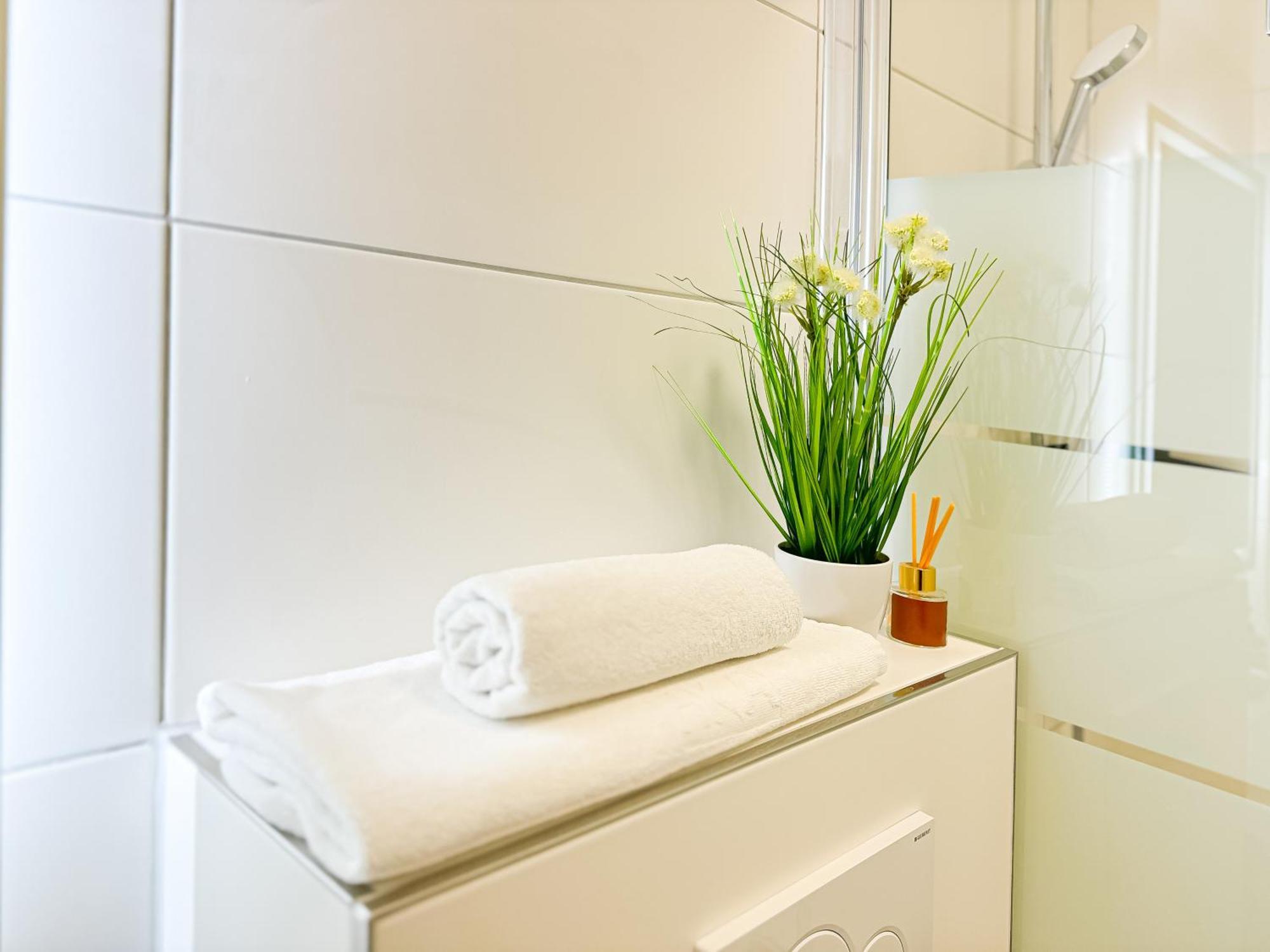 Immostay #8 - Haus Fuer 13 Personen Mit 7 - Grosser Garten & Grill, Free Parking, Wlan Apartment