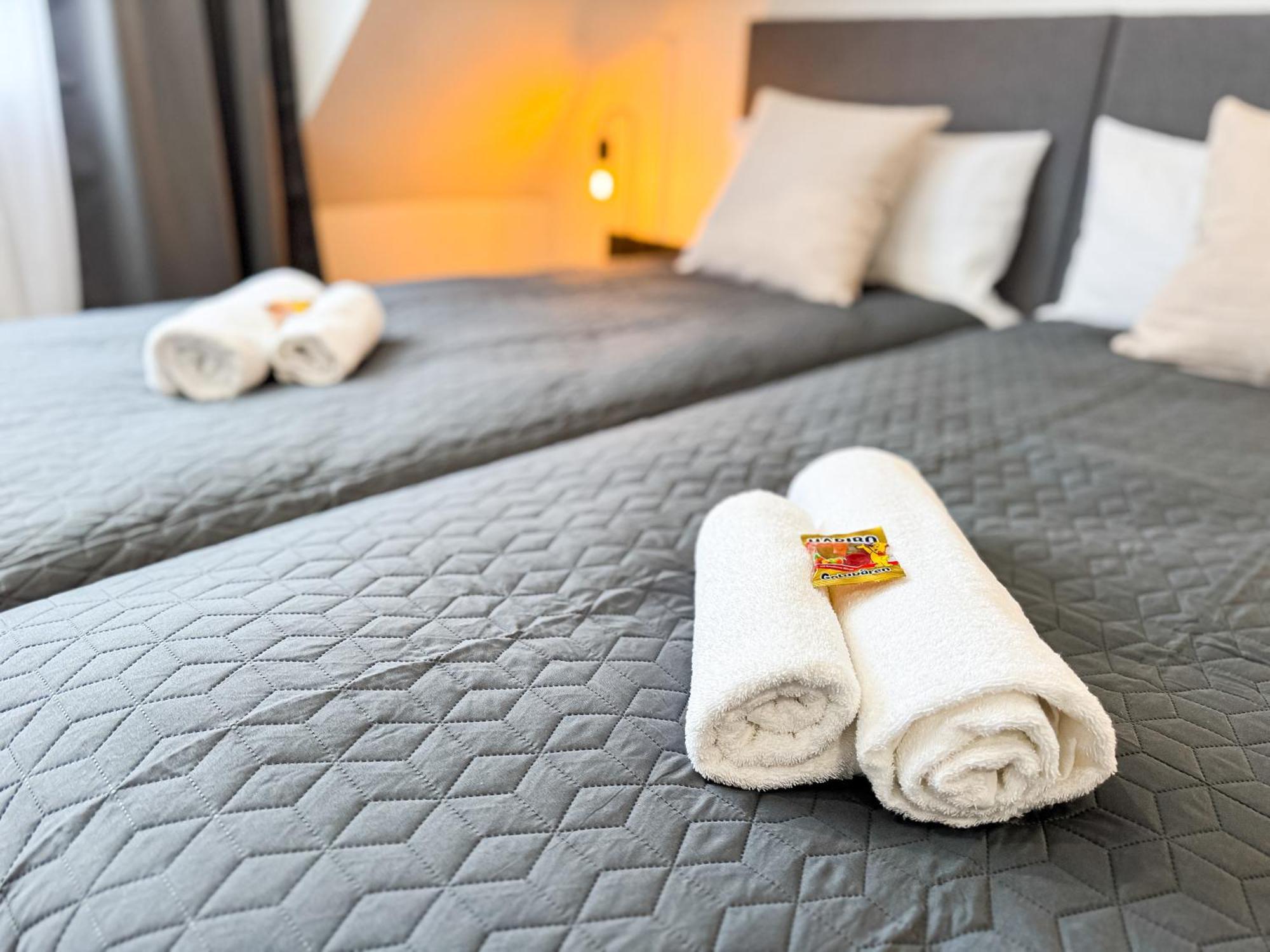 Immostay #8 - Haus Fuer 13 Personen Mit 7 - Grosser Garten & Grill, Free Parking, Wlan * Bremen